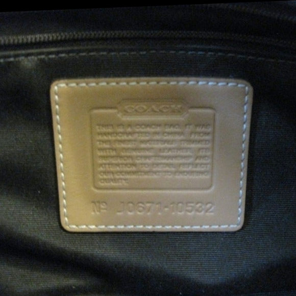 Like New! Coach Hampton Signature Satchel In Monogram Canvas & Vachetta Leather! - Picture 8 of 8